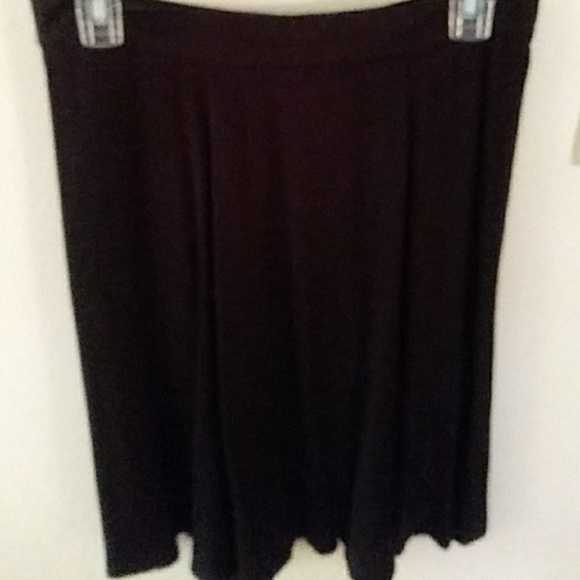 Skirt - Picture 2 of 3